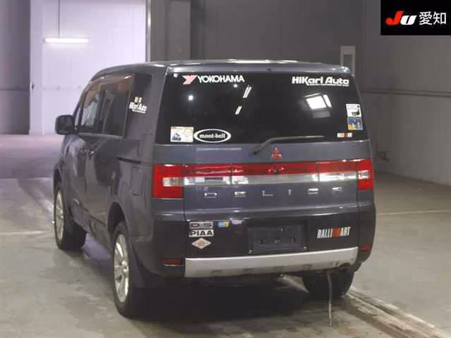 MITSUBISHI DELICA D:5