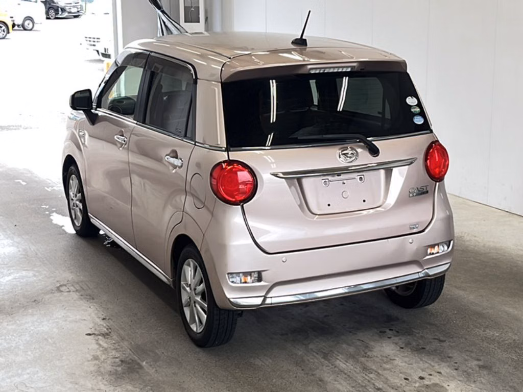 DAIHATSU CAST