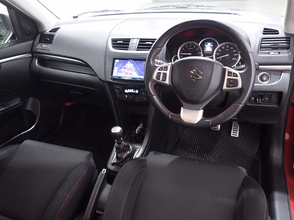 SUZUKI SWIFT