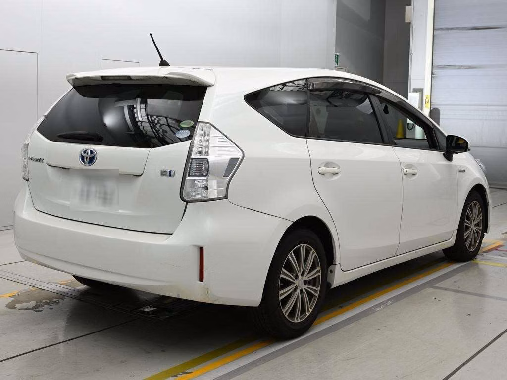 TOYOTA PRIUS ALPHA