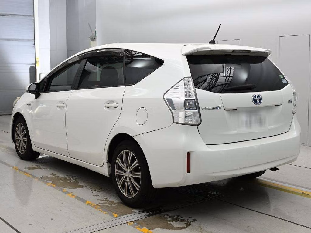 TOYOTA PRIUS ALPHA