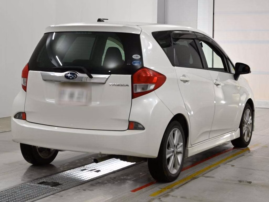 SUBARU TREZIA