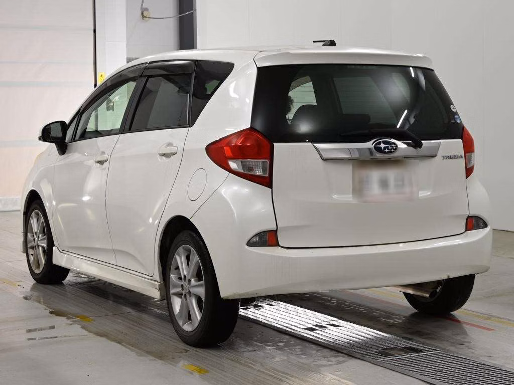 SUBARU TREZIA