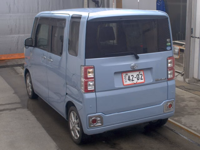 DAIHATSU WAKE