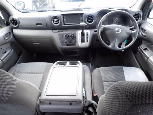 NISSAN NV350 CARAVAN