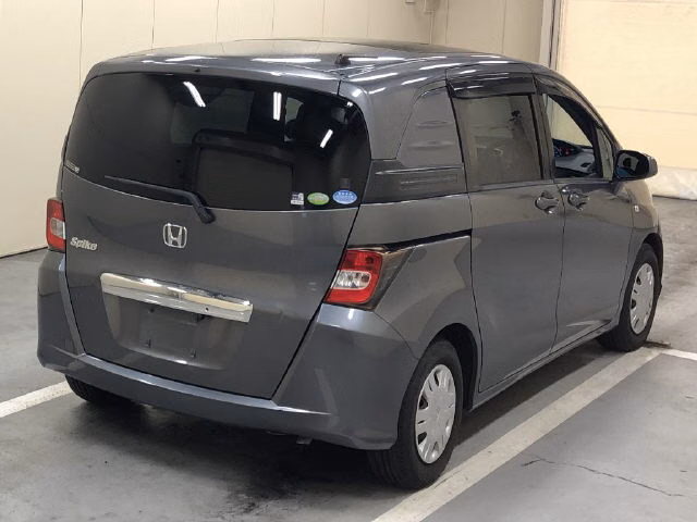 HONDA FREED SPIKE