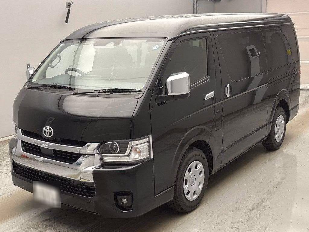 TOYOTA HIACE