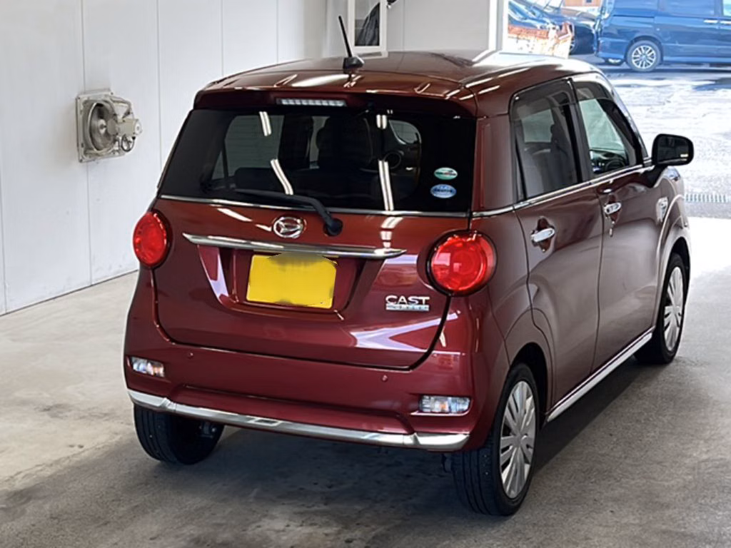 DAIHATSU CAST