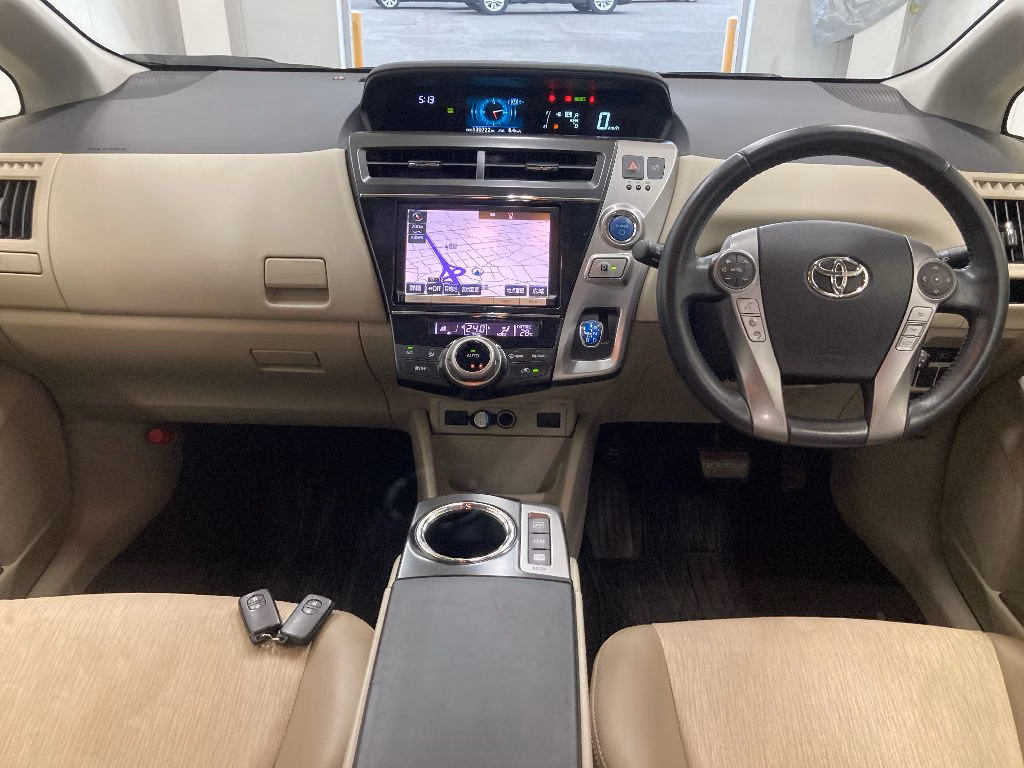 TOYOTA PRIUS ALPHA