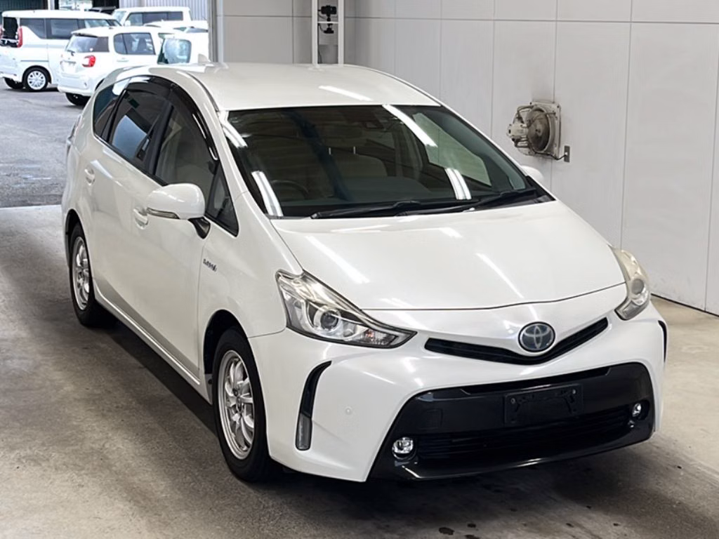 TOYOTA PRIUS ALPHA
