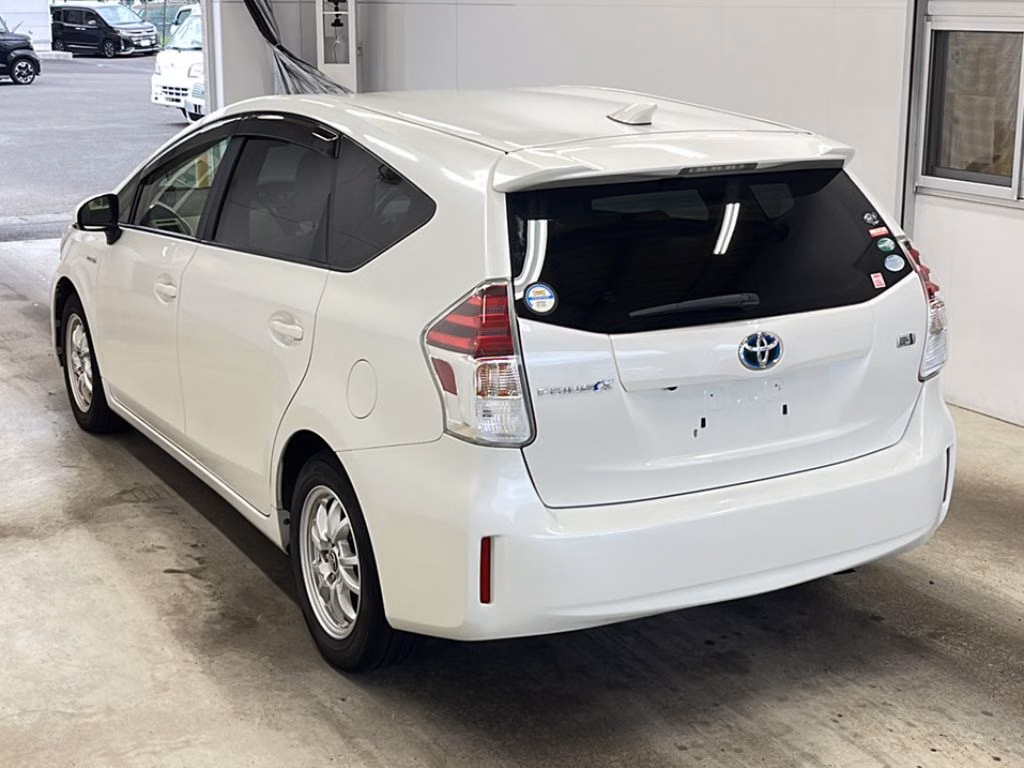 TOYOTA PRIUS ALPHA