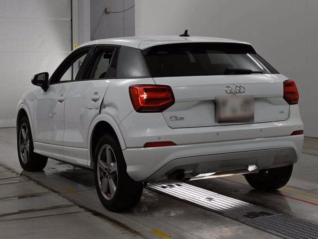 AUDI Q2
