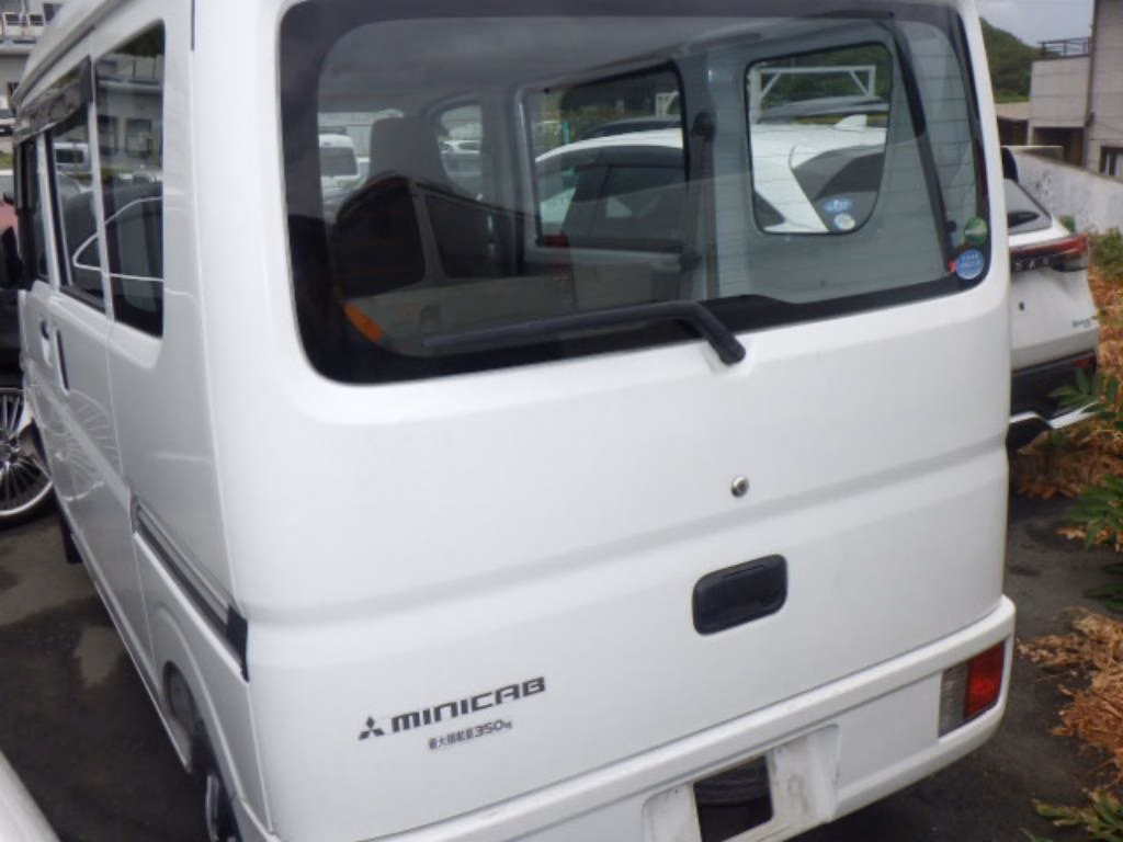 MITSUBISHI MINICAB