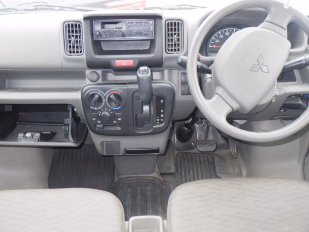 MITSUBISHI MINICAB