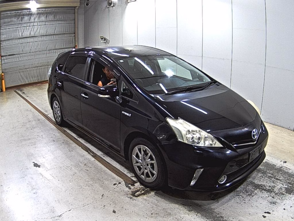 TOYOTA PRIUS ALPHA