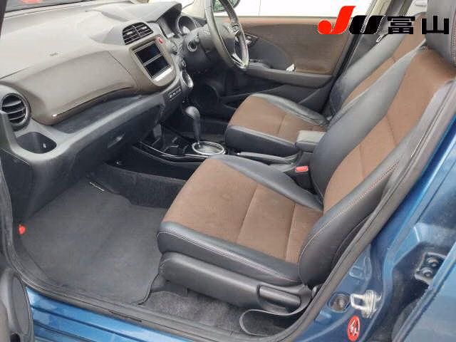 HONDA FIT SHUTTLE