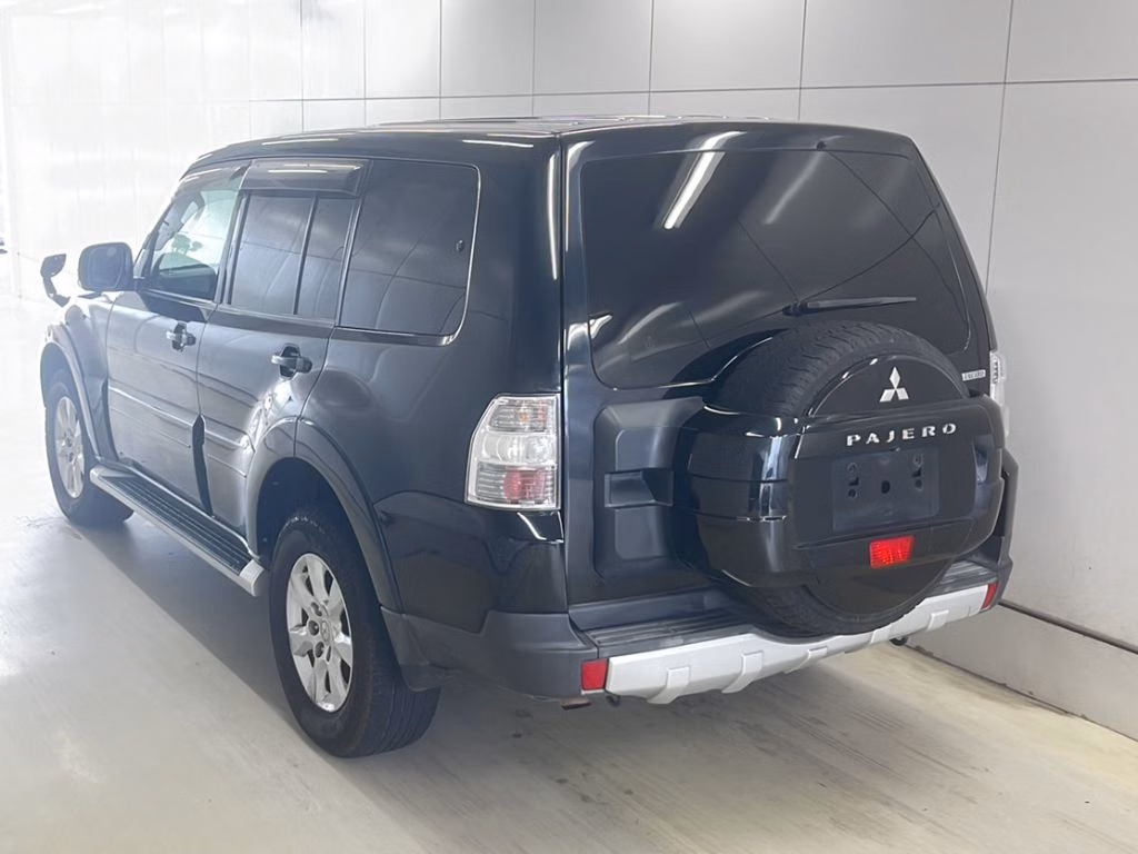 MITSUBISHI PAJERO