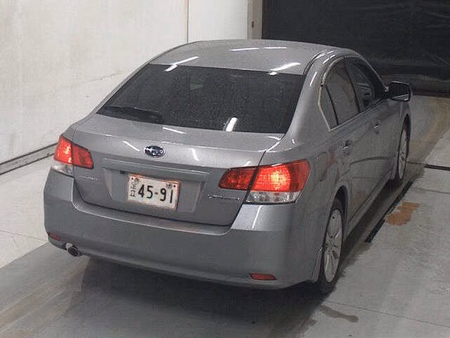 SUBARU LEGACY B4