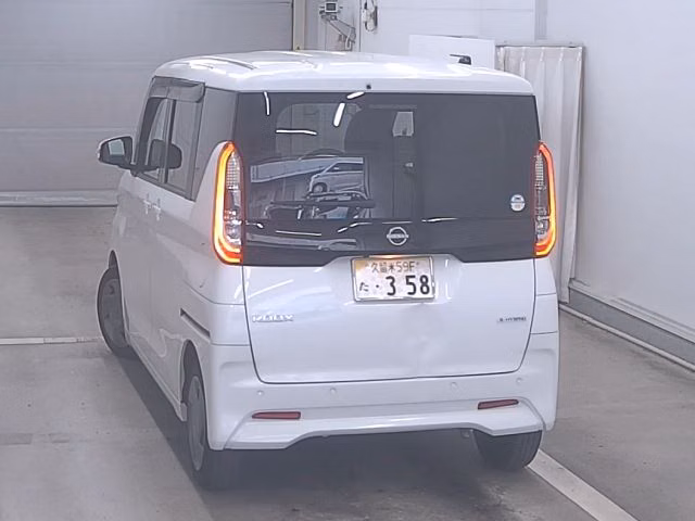 NISSAN ROOX