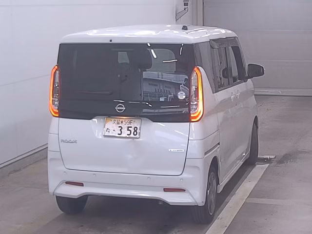 NISSAN ROOX