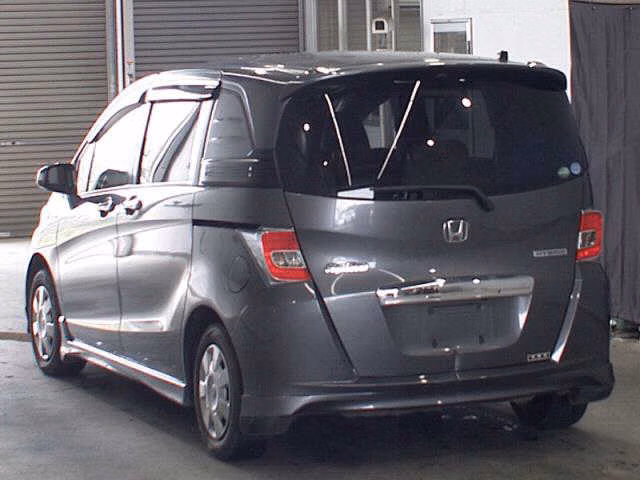 HONDA FREED SPIKE