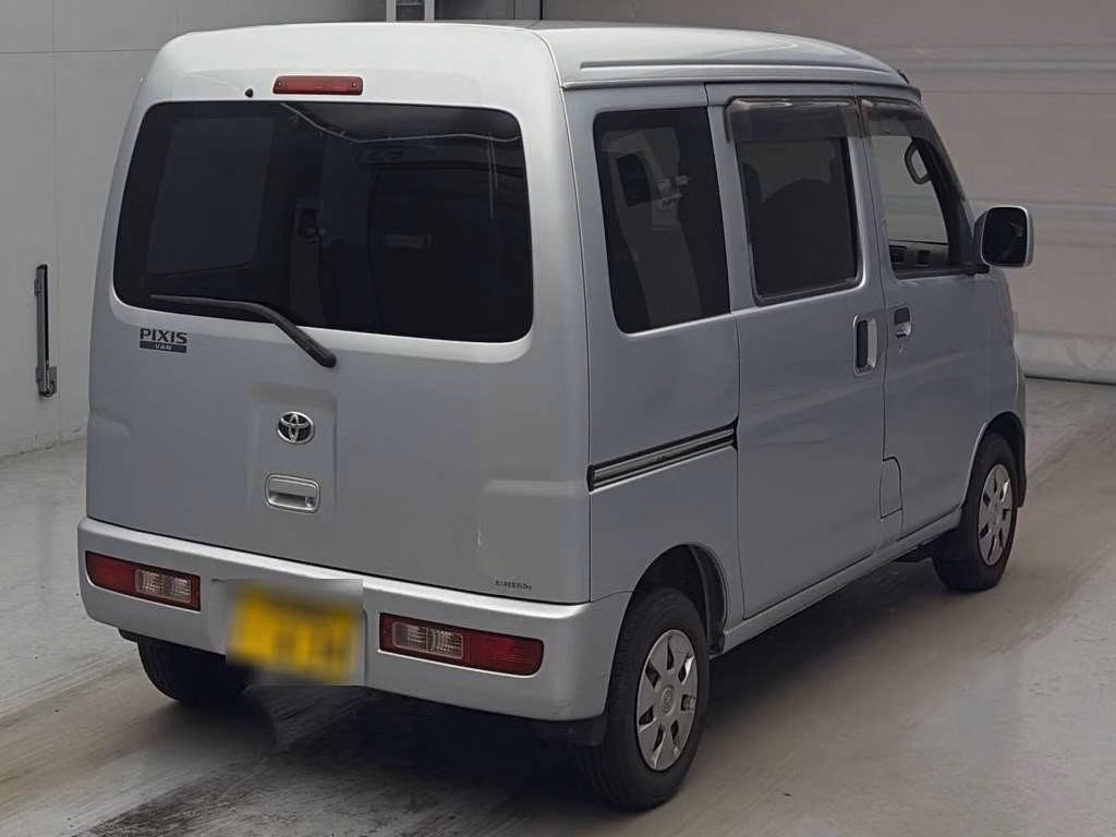 TOYOTA PIXIS VAN
