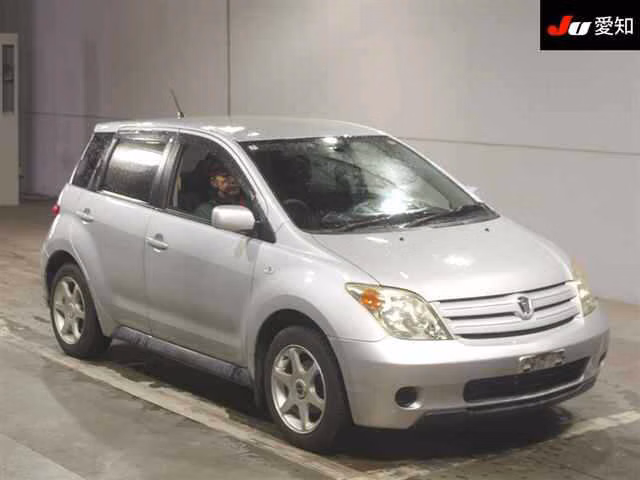 TOYOTA IST