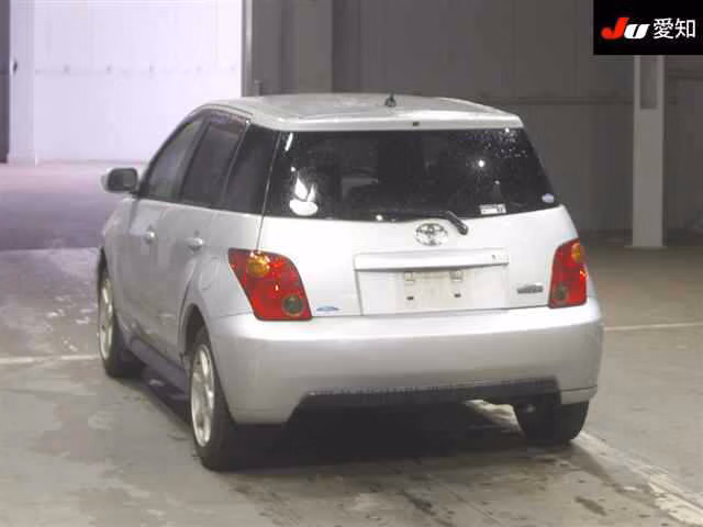 TOYOTA IST