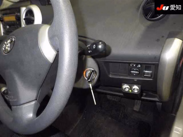 TOYOTA IST