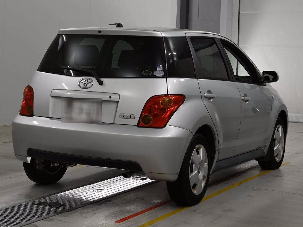 TOYOTA IST