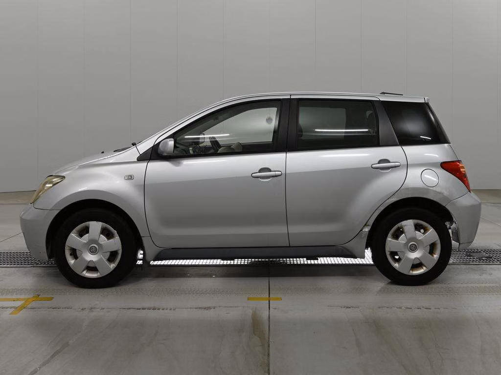TOYOTA IST
