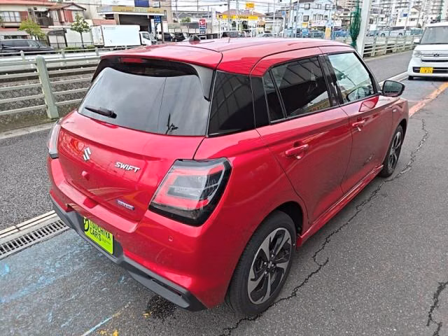 SUZUKI SWIFT