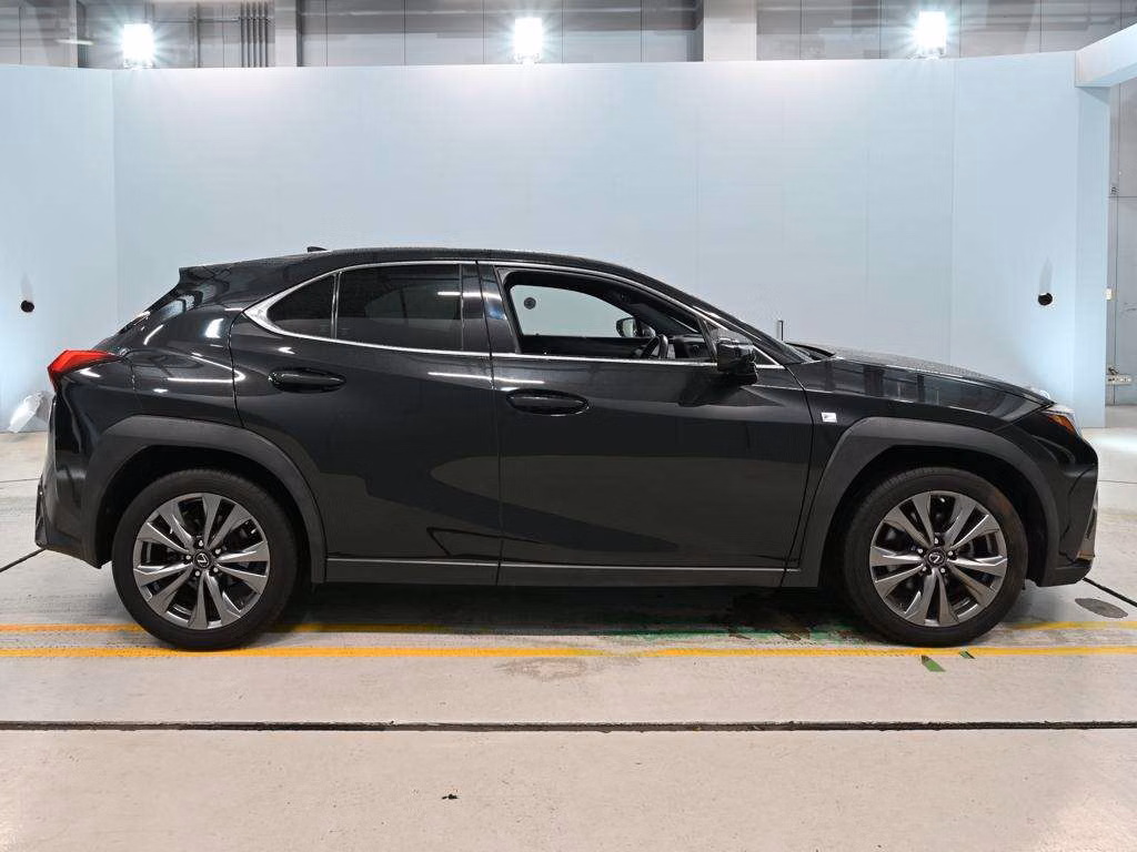 LEXUS UX200