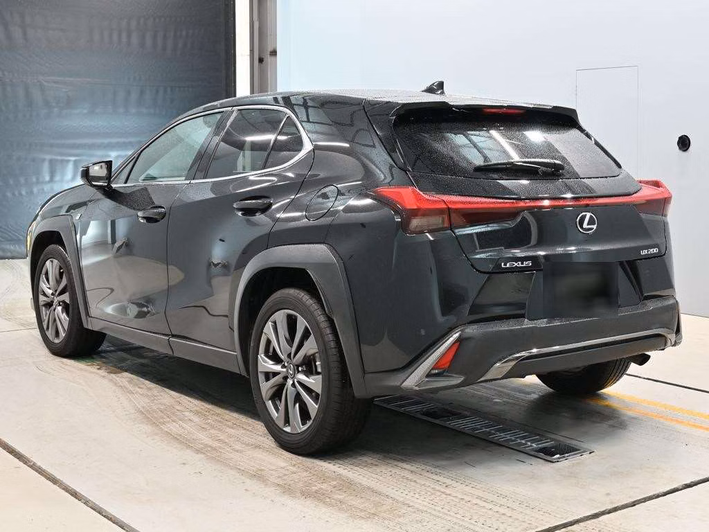 LEXUS UX200