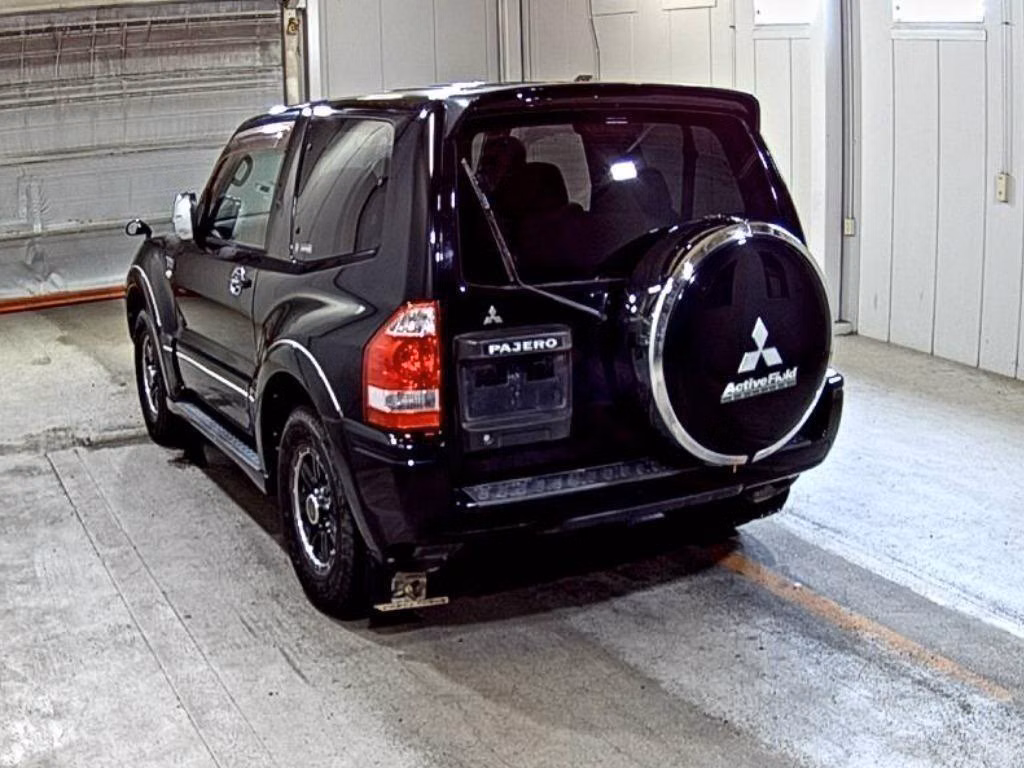 MITSUBISHI PAJERO