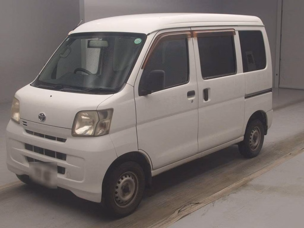 TOYOTA PIXIS VAN