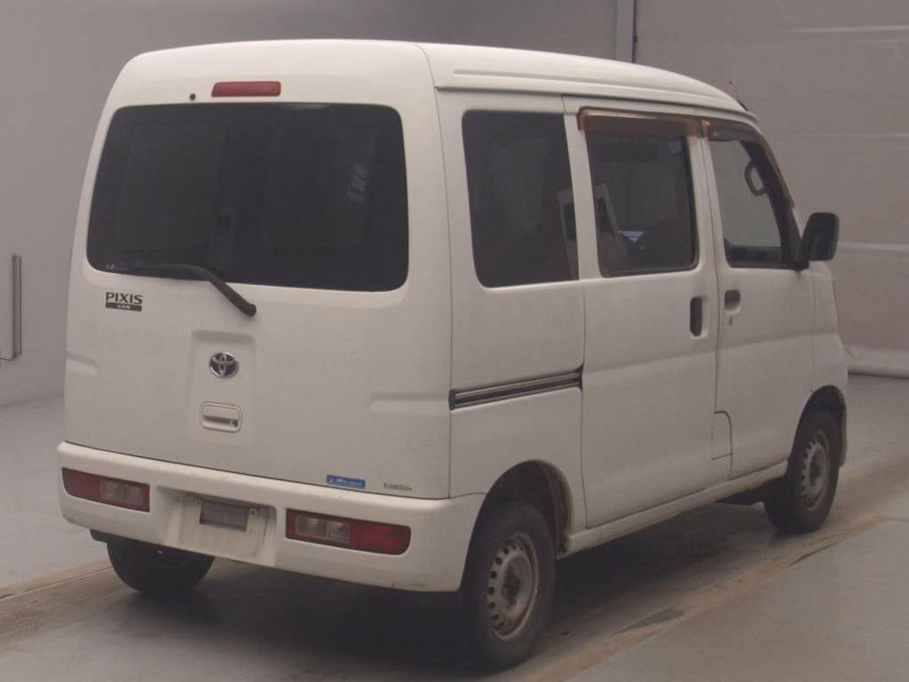TOYOTA PIXIS VAN