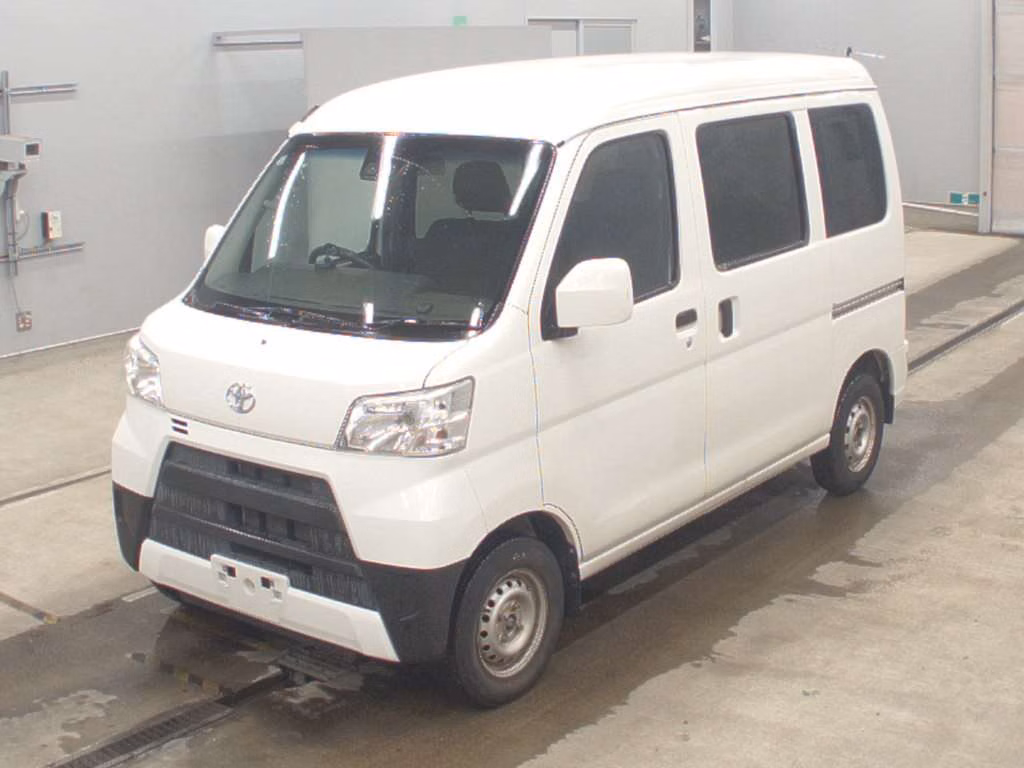 TOYOTA PIXIS VAN