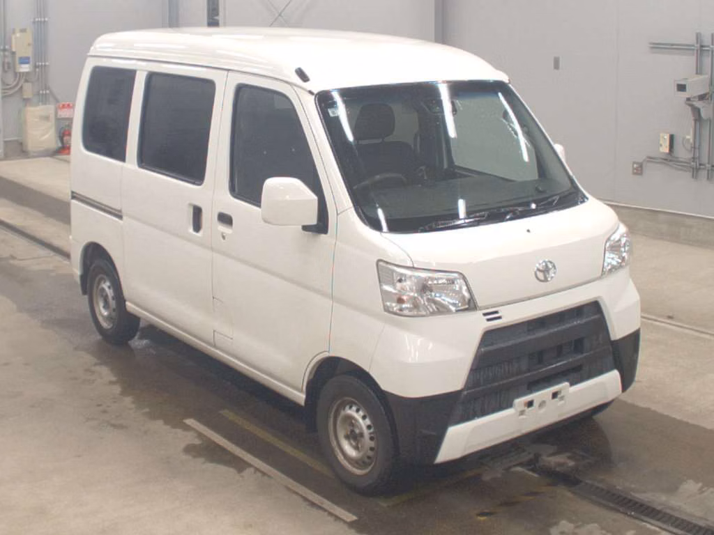 TOYOTA PIXIS VAN
