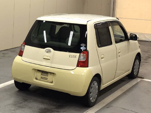 DAIHATSU ESSE