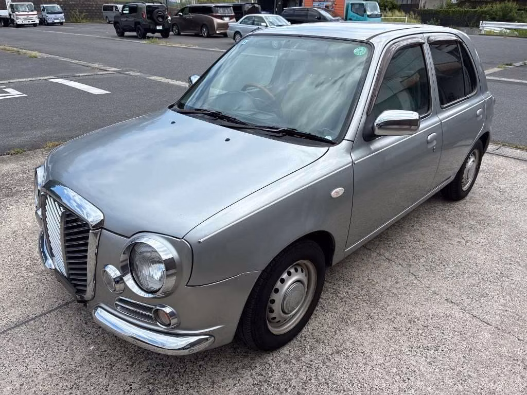 Nissan March