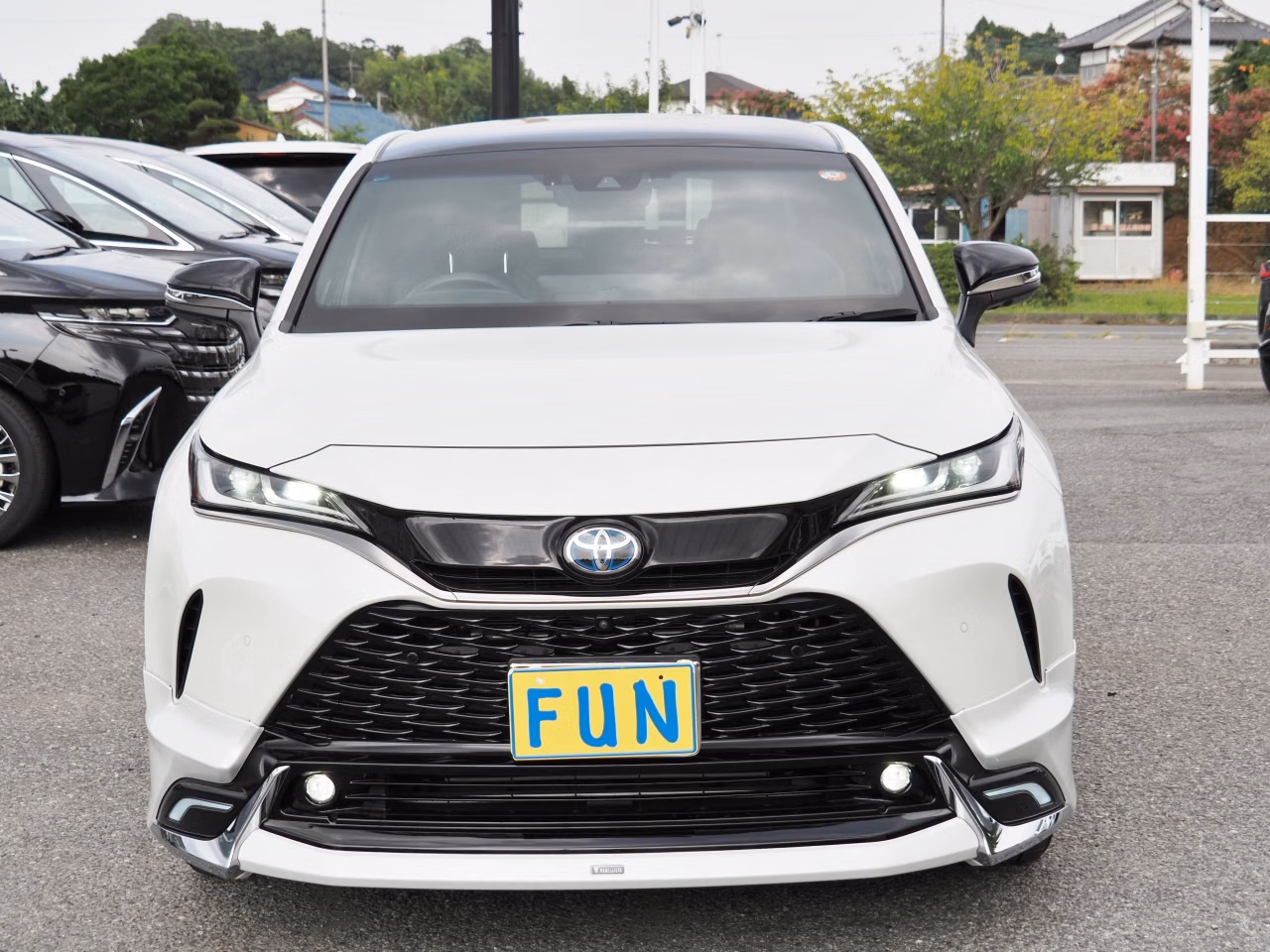 TOYOTA HARRIER