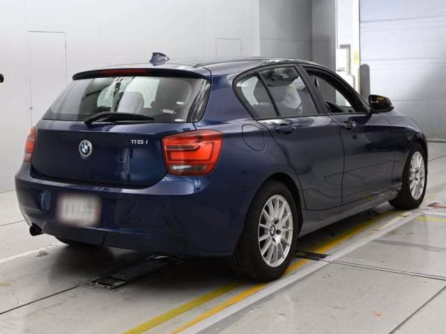 BMW 1-SERIES