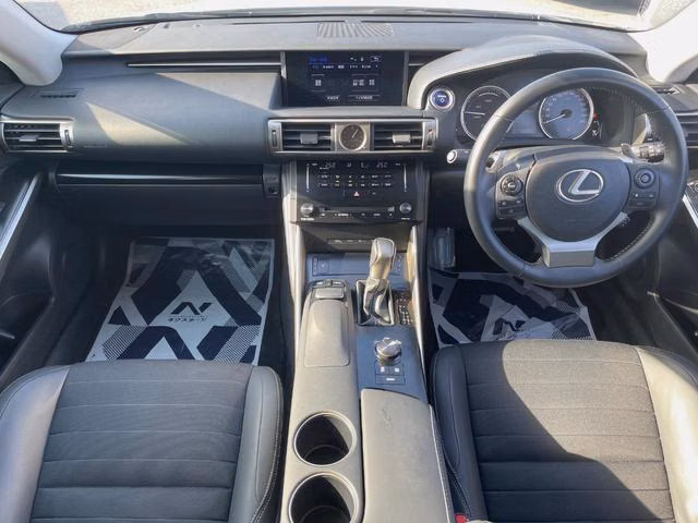 Lexus IS300h