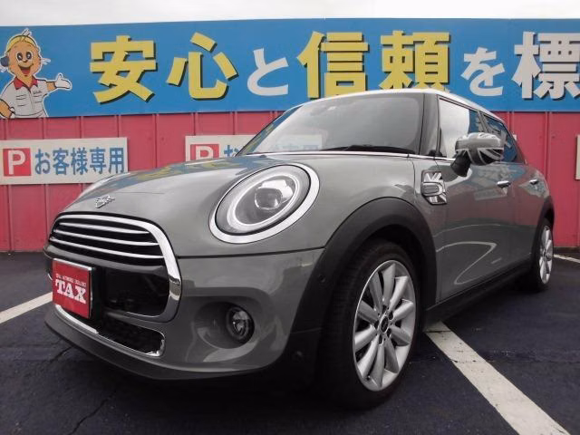 MINI HATCH