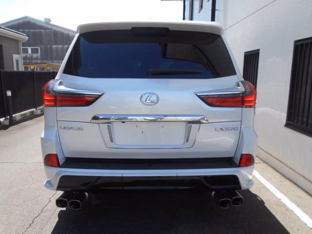 Lexus LX570