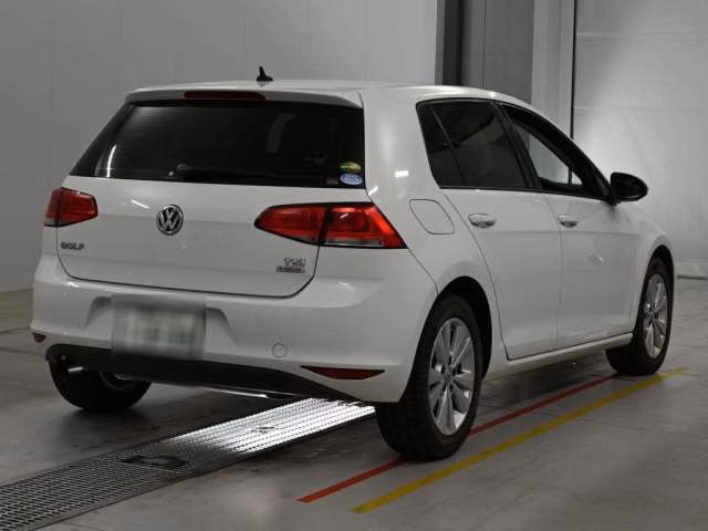 VOLKSWAGEN GOLF