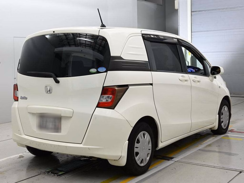 HONDA FREED SPIKE