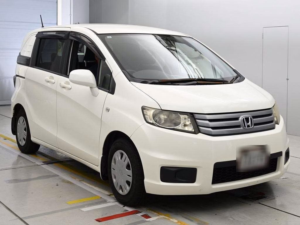 HONDA FREED SPIKE