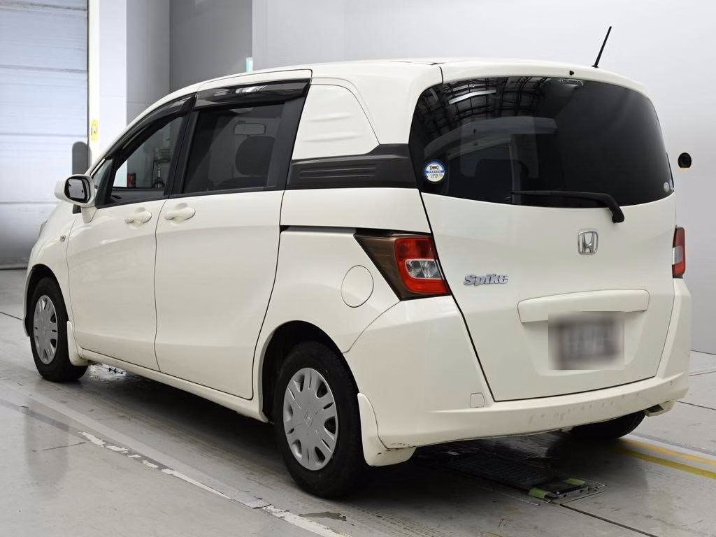 HONDA FREED SPIKE